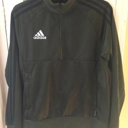 This set tracksuit top has been used but is in good condition.
Pick up only