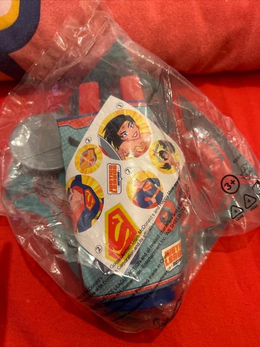 Buy & Sell Hertfordshire Hertsmere - Photos for McDonald’s happy meal toy Justice League