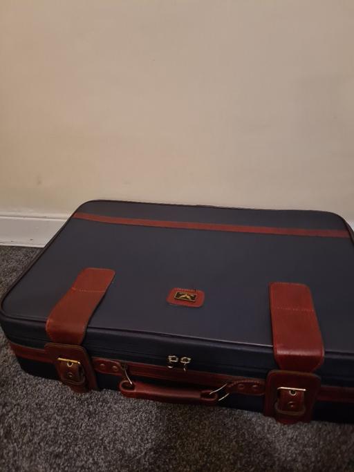 Buy & Sell West Midlands Walsall - Photos for suitcase