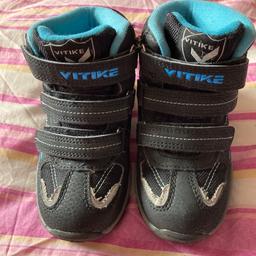 Child snow boots with folding ice grippers. Uk child size 8.5, eur 26. Excellent condition