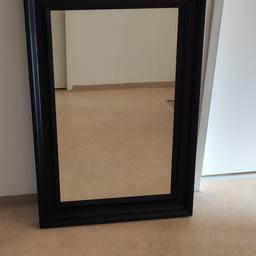Verkaufe hier meinen schönen Ikea Hemnes Spiegel in schwarzbraun. Der Spiegel ist im top Zustand, wie auf dem Bild zu sehen.