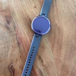 Verkaufe meine funktionsfähige Garmin Uhr in der Farbe lila wegen neu Anschaffung Kabel zum aufladen ist auch dabei bei Interesse bitte melden übernehme keine Garantie und kein Rückgaberecht