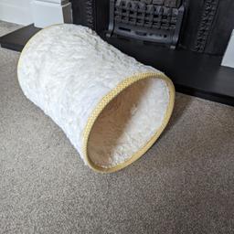 fluffy crinkle cat tunnel
only used when mine were kittens, no longer interested
from smoke free home 
collection Stourbridge