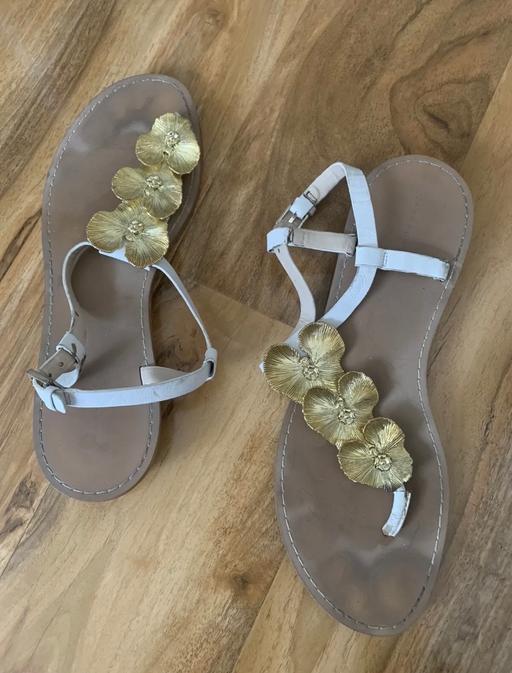 Buy & Sell South East London Rotherhithe - South East London - Photos for Zara Women White Gold Flowers Sandals