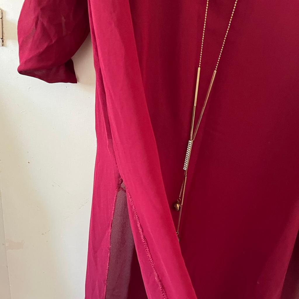Beautiful women’s burgundy summer dress only been worn once,Collection from sw16 5ub