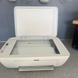 HP DESKJET 2700 printer & scanner 

ALSO 3 INK CARTRIDGES

*** LIKE NEW ***

COLLECTION FROM M24 AREA