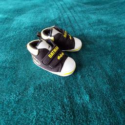 Baby Shoes “Batman”

Black Yellow Mix Colour

New Without Tags

Actual size: cm

Length soles: 12 cm

Length insoles: 9.5 cm

Age: 9-12 Months (UK) Height: 80 cm

63 % Polyester
37 % Cotton

100 % PU

Made in China