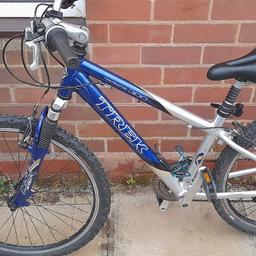 used boys trek mtb,26" wheels,21 speed,new seat,all gears and brakes work as they should, probably suit age 7 upwards, good tyres, collection wollaston stourbridge