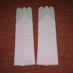Gloves Fingerless

 Pale Pink Colour

 New Without Tags

Actual size: cm

Length: 21 cm front

Length: 15 cm back

Volume hand: 15 cm – 17 cm - around