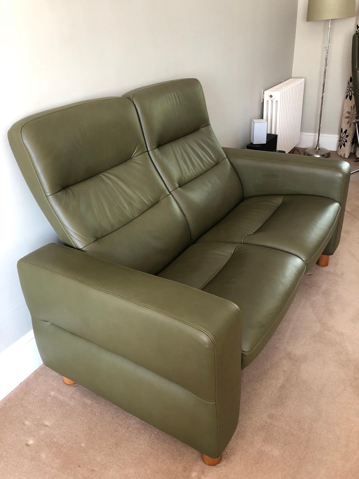 Stressless leather recliner sofa 2 seat in CW6 Tarporley for £150.00