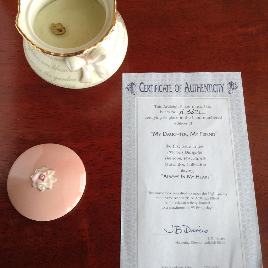 ARDLEIGH ELLIOTT MUSIC BOX in WV11 Wolverhampton for £20.00 for sale