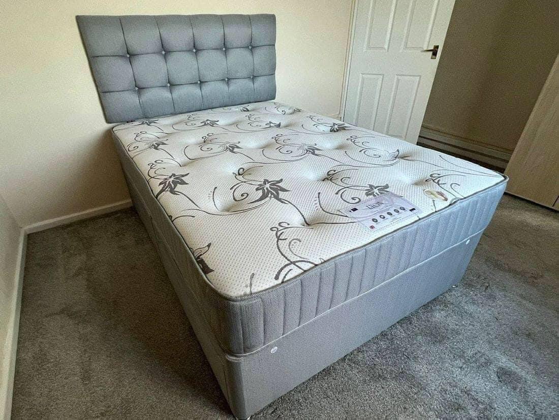 Double Lyon divan 2 drawers memory mattress in S62 Parkgate for £350.00
