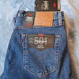 mens levi's 501s
stonewashed. 33waist
32leg..brand new..with tags..any questions just ask.