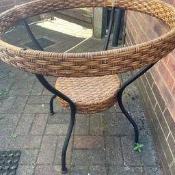 Rattan dinning set for 4. Round table with a glass top and black metal legs with 4 chairs made of rattan and metal too. Can be used outdoors or indoors but we always had it indoors. Maximum distance of the top glass 105cm across