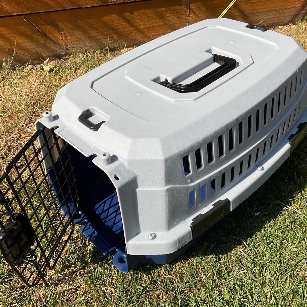Pet carrier ideal for kitten or rabbit. Used condition