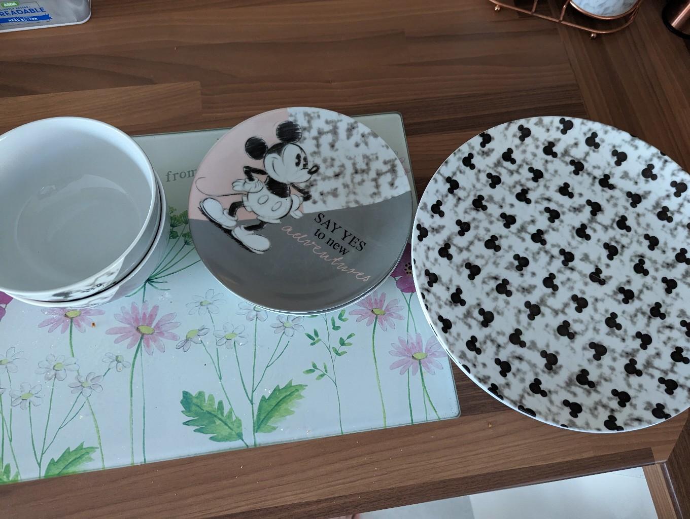 Disney dinner set in DY1 Dudley für £ 5,00 zum Verkauf Shpock AT