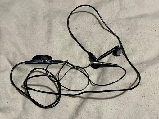 Buy & Sell Kent Maidstone - Photos for samsung mobile earphones (for older models) 