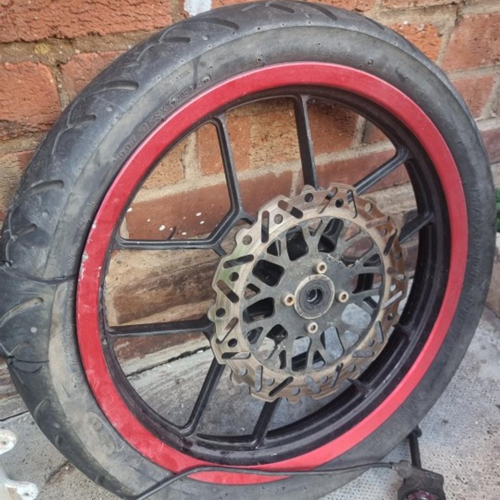 Originally came off a zsx-F 125cc 2016 but will fit other bikes.. comes with spare tyre as one on is cut.
can deliver for fuel