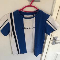 Boys next t-shirt, blue and white stripes for age 6 or height 116cms. Good clean condition.

COLLECTION ONLY NO OFFERS
