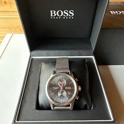 Biete meine gebrauchte Uhr von Hugo Boss mit einem milanaise Armband in Silber an.
Gebrauchsspuren vorhanden. Batterie leer