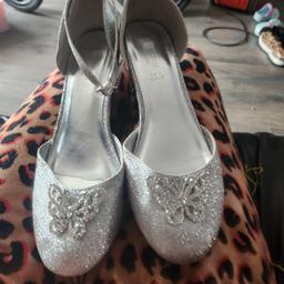 stunning silver glitter size 4 shoes from monsoon like brand new pick up only l10 don't deliver