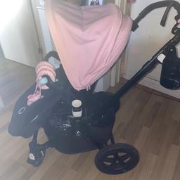 Bugaboo cameleon 3 includes carrycot ,seat unit that can face either way
Footmuff
Raincover
Cup holder
All in good condition
