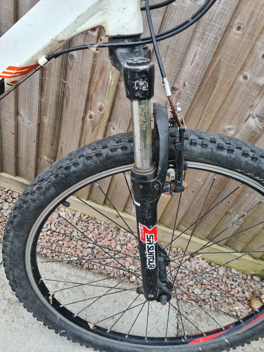 halfords carrera mens mountain bike