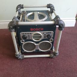 BOSCH GML 24V Professional Job Site Cube Radio System.

See pics for detail/condition/ information

also if interested I have a Bluetooth Receiver for £5 which works with the box

**collection purley**