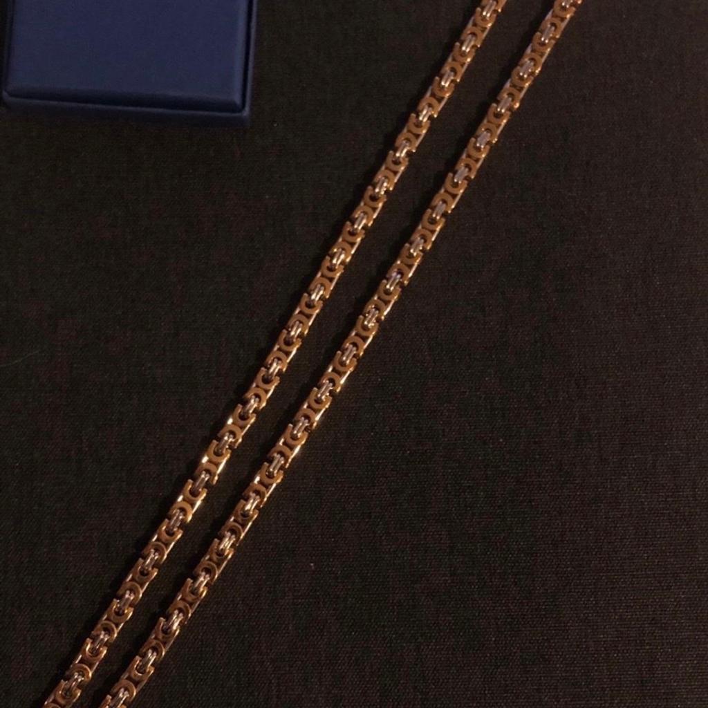 Beautiful gold and silver colour, 10 mm heavy stainless steel chain, comes in a gift box2.