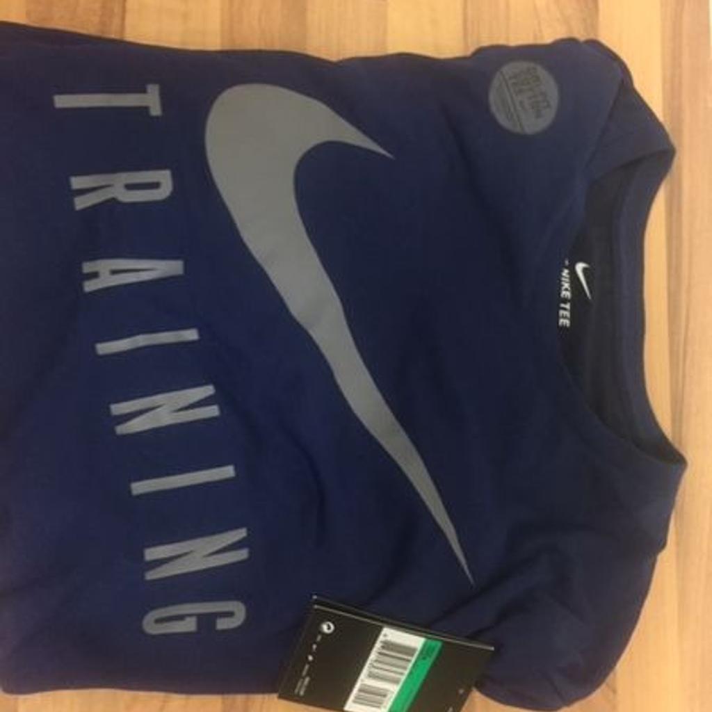Marke: Nike
Größe: XL
Farbe: blau
Zustand: Neu mit Etikett

Versand mit Post für 2,50 € oder mit Paket für 4,50 € möglich.
Bezahlung per Überweisung und Paypal möglich