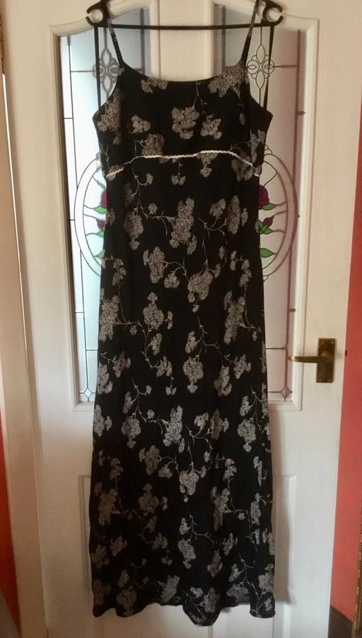 Buy & Sell Nottinghamshire Mansfield - Photos for Long Black & White Dress- size 14