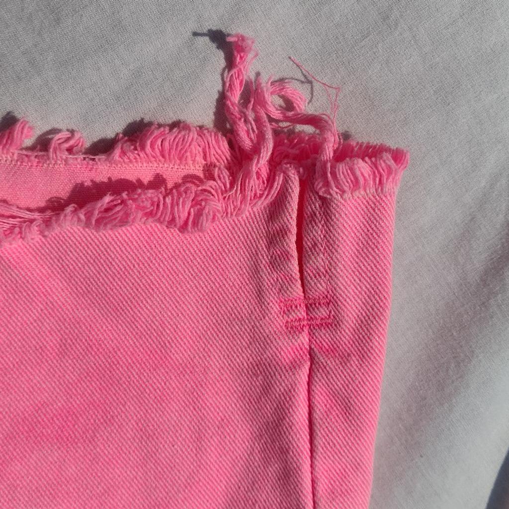 Ladies Bright Pink Denim And Co Cut Of Shorts. Fantastic Condition. Uk12. See photos for condition size flaws materials etc. I can offer try before you buy option if you are local but if viewing on an auction site viewing STRICTLY prior to end of auction.  If you bid and win it's yours. Cash on collection or post at extra cost which is £4.55 Royal Mail second class. I can offer free local delivery within five miles of my postcode which is LS104NF. Listed on five other sites so it may end abruptly. Don't be disappointed. Any questions please ask and I will answer asap.