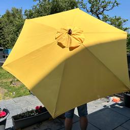 Beautiful bright yellow traditional wood parasol, bought but cannot remember ever using. I would say 6 foot and comes with ground/base pole, handy/storage carry case, it still has the Scotch-guard label attached.

Really beautiful and would brighten up anyone’s patio. 🌞

***COLLECTION ONLY FROM KT4, DUE TO SIZE***