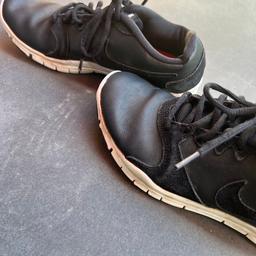 Schicke Sneakers von Nike
Gr.37,5

Privatverkauf aus tier und rauchfreiem Haushalt