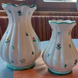 Vase 22 cm
Vase 17 cm
NIe in Gebrauch, nur zur Deko