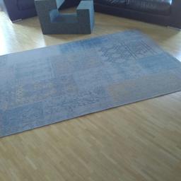 Teppich. Marke Star. Neuwertig.
Größe 160x230 cm.
Selbstabholung in München.
Privatverkauf keine Rücknahme