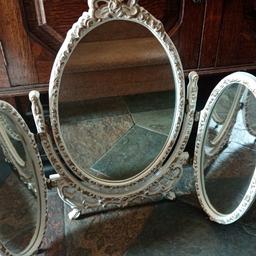 Lovely decorative dressing table mirror in Regency style. Old, so in used condition. It measures approx 1ft 10 inches high x approx 2 ft 2 inches wide, opened up to stand. Collection only from Stourbridge. Delivery /postage not available.