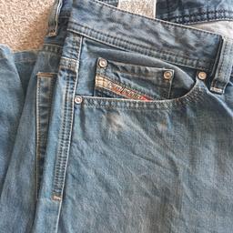Diesel jeans, fab condition, waist size 32". Inside leg 31".
Open to reasonable offers.
Button opening. Collection from WV12 5AQ