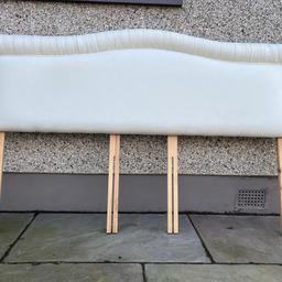 Headboard
Excellent Condition, paid a fair bit for it new but now need gone due to new one has arrived.
74” Inches / 188cm including the rounded edges
Collection Dartford DA1