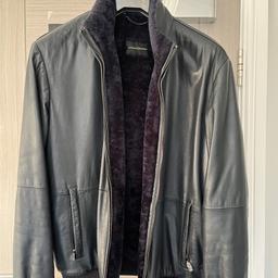 I will sell a winter bomber jacket, made of genuine leather and natural fur
Pay only cash!Thanks