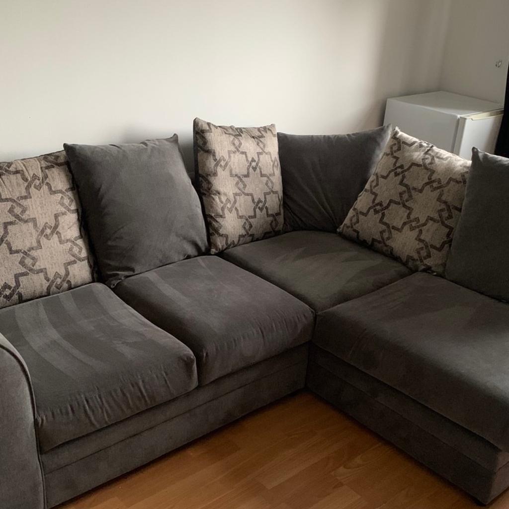 L shaped grey sofa in B78 Lichfield für £ 275,00 zum Verkauf Shpock AT
