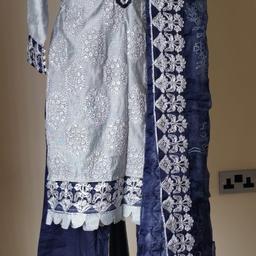 Designer Embroidered 3piece
Suit Embroidered Duppta Small
size
