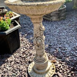 Stone bird bath, good condition just needs a clean. Local Collection Stockton On Tees TS19