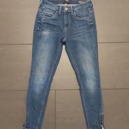 Damen Jeans ONLY, Größe 28/30, blau, mit Reißverschluss an den Beinen