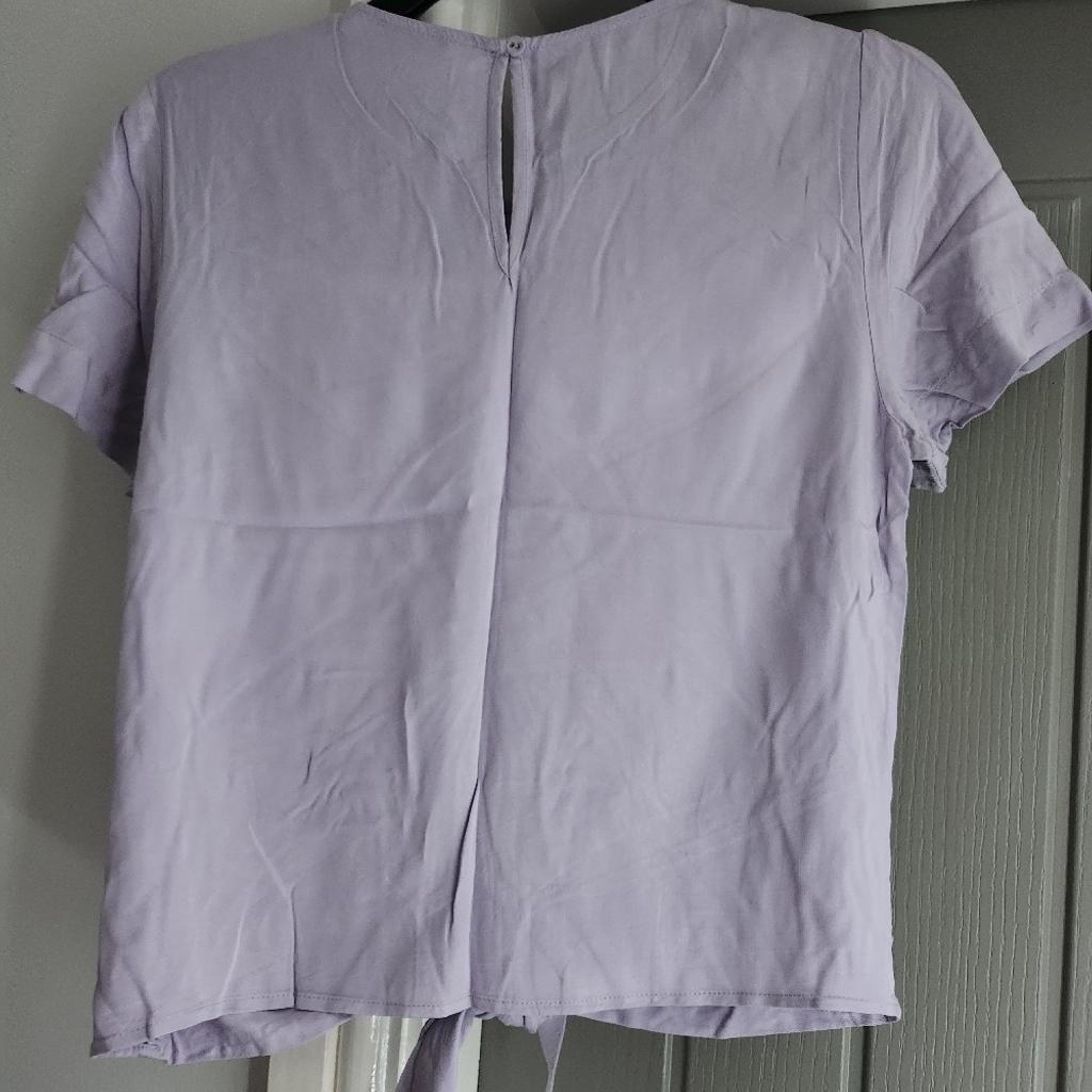 Ladies top
Oasis
Lilac
Size 12
Ties at the waist
Worn once