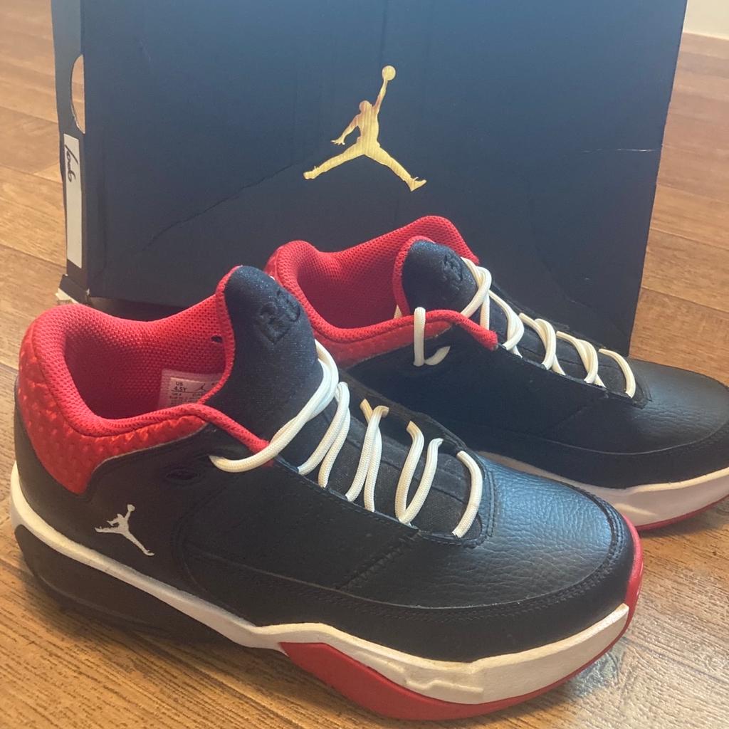 Nike air max jordan aura 3 size 4 in excellent condition only worn a couple of times
