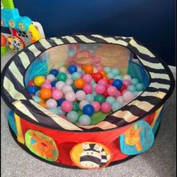 Ball pit and 124 balls
Selling as child no longer plays with it 
Great condition still
All balls and ball pit have been hand washed and is packed away ready to be collected 
Pictures at the end shows the box it came in and it only came with 20 balls 
No bean bags didn’t get any with it when first brought 
Collection only 