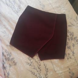 Ladies Topshop burgundy skirt size 10, collection only Thornley