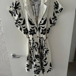 Hi and welcome to this beautiful looking stylish ZARA Floral Printed Linen Blend Dress Size XS brand new with tags thanks