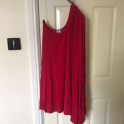 Ladies red assymetric Lipsy dress size 10
Pet and smoke free home
Very good condition
